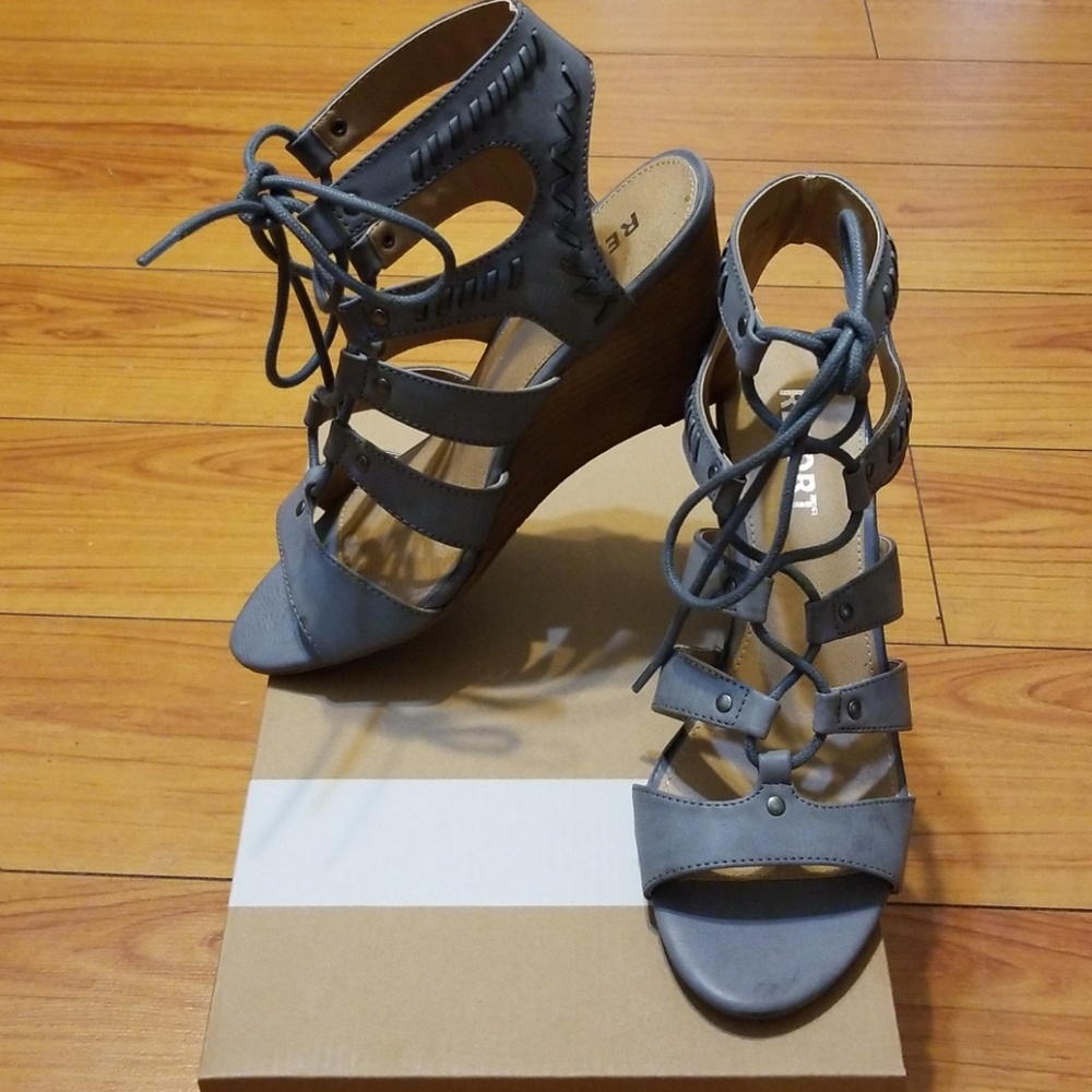 Report lace up wedges